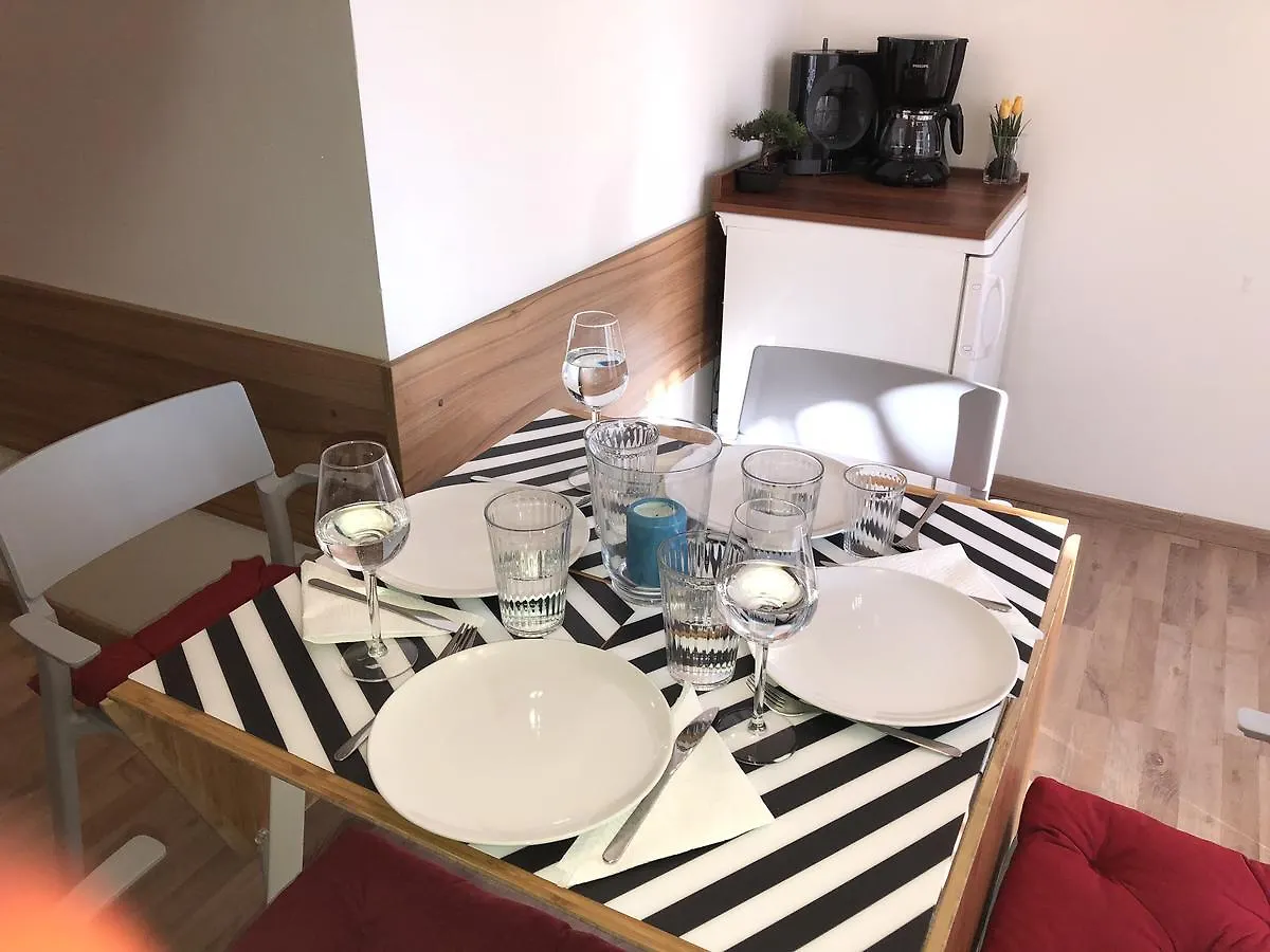 Apartment Maximilian In Old Town Innsbruck 0*,